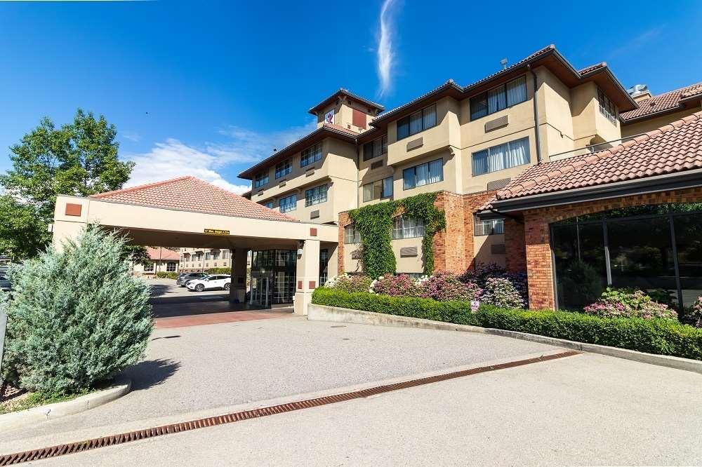 Hotel Kelowna & Conference Centre Екстер'єр фото