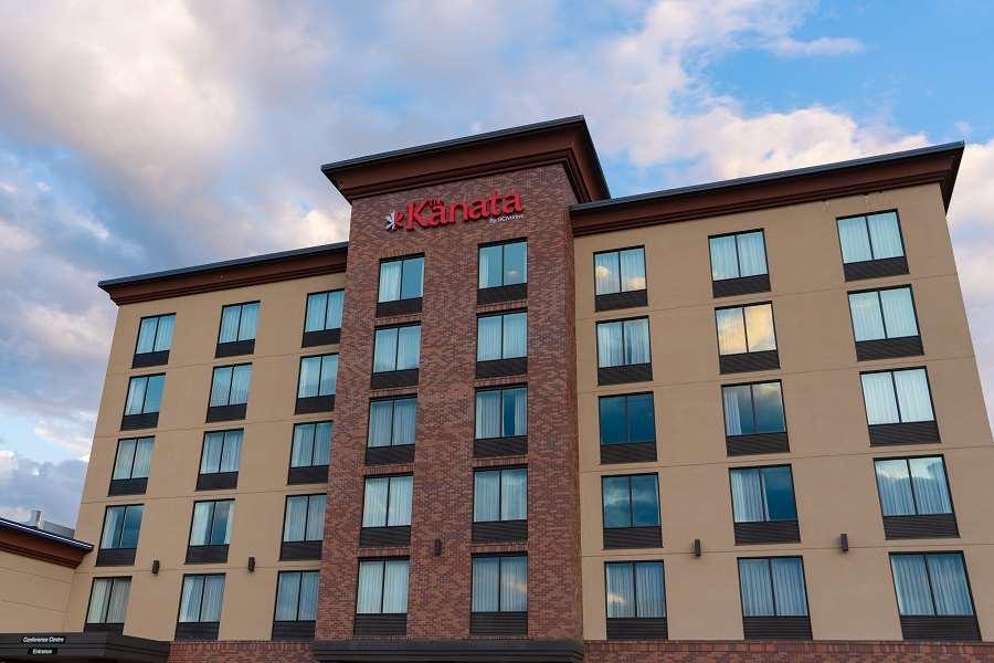 Hotel Kelowna & Conference Centre Екстер'єр фото